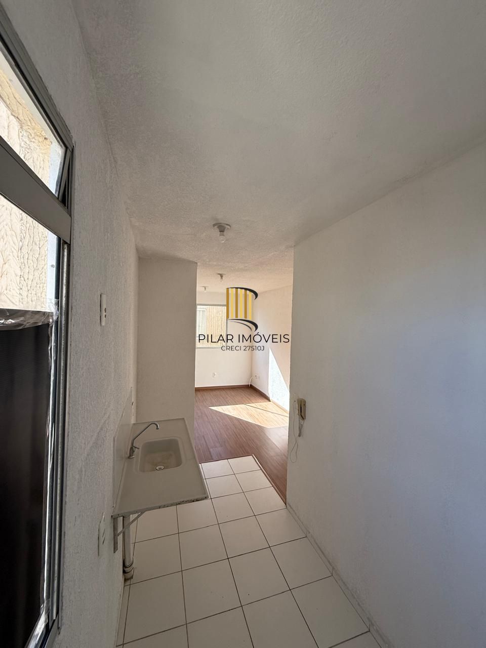 Apartamento com 02 dormitórios com vaga. Aceita venda assistida