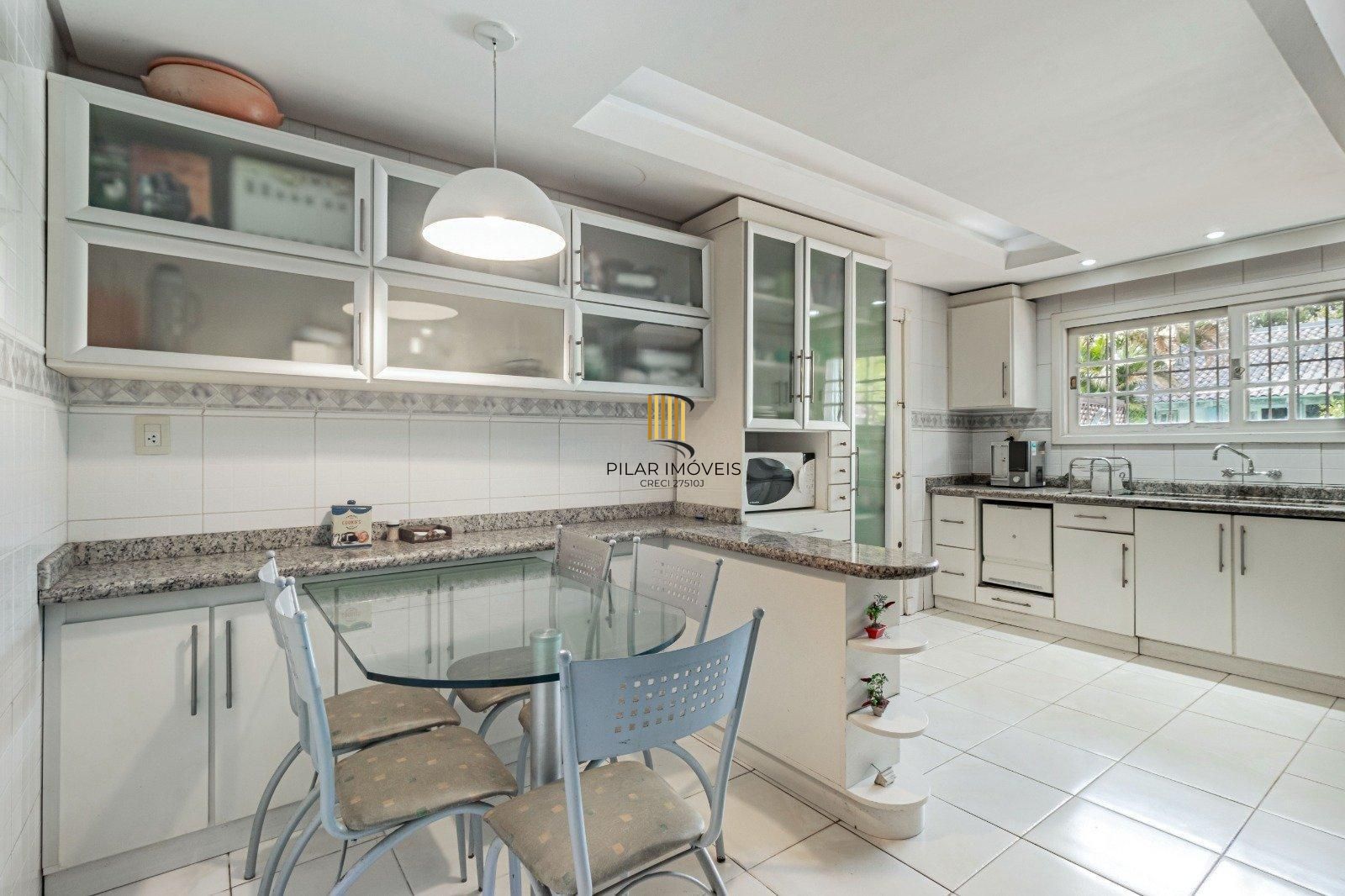 Casa 4 dormitórios no Jardim Planalto