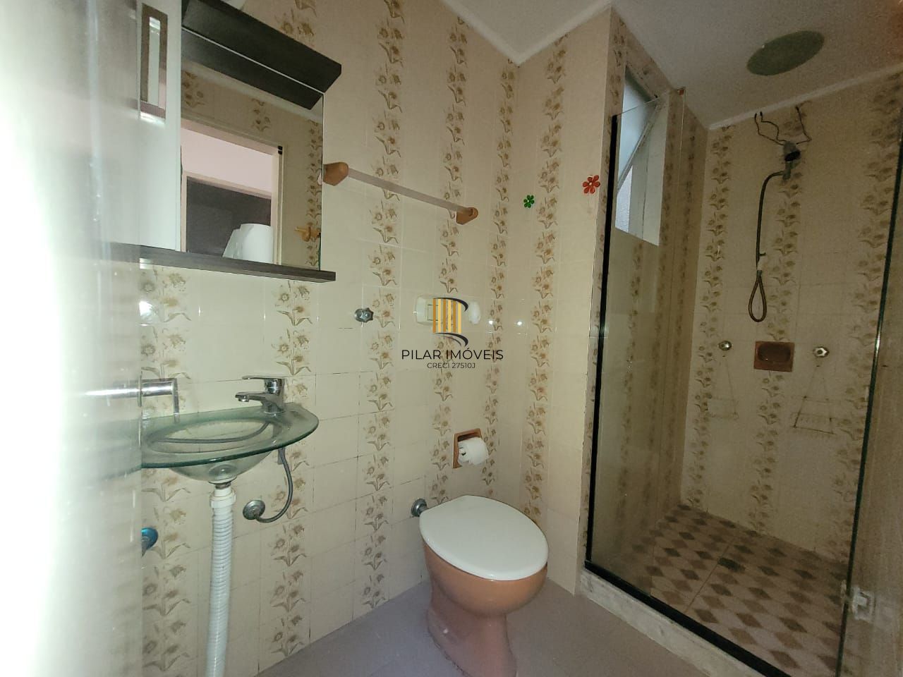 Apartamento de frente 2 dormitórios e vaga coberta próximo do Hospital Conceição