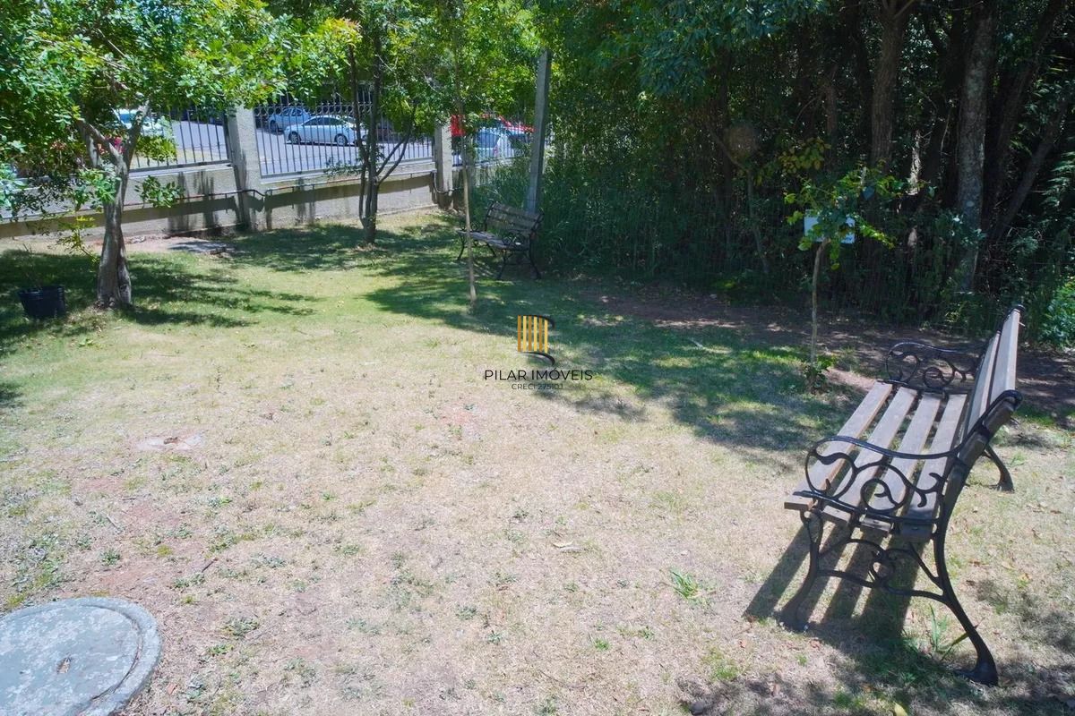 Apartamento com 02 dormitórios e  vaga escriturada