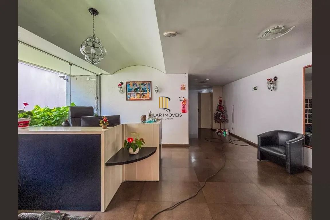 Apartamento com 03 dormitórios e vaga de garagem