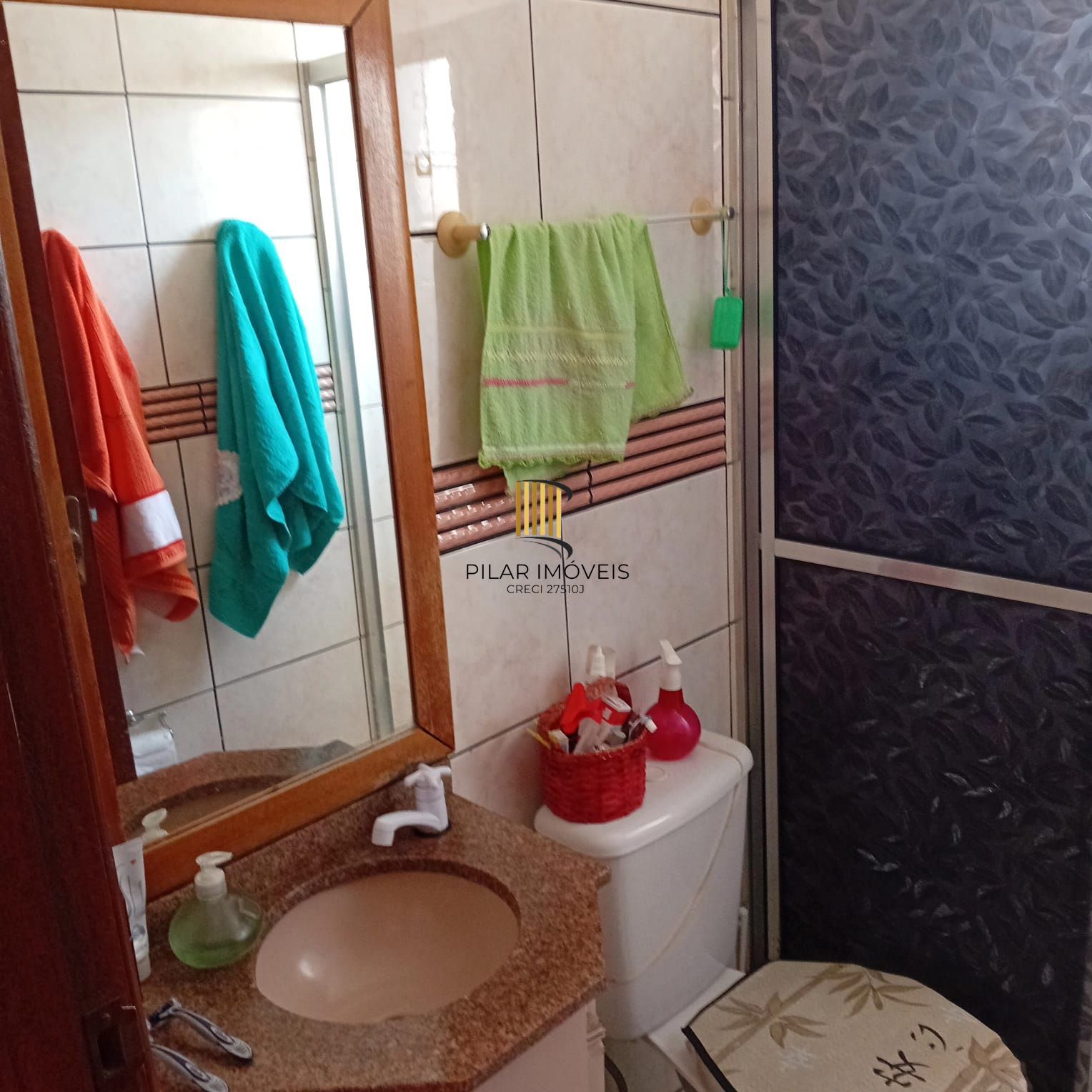 Apartamento 02 dormitórios com estacionamento