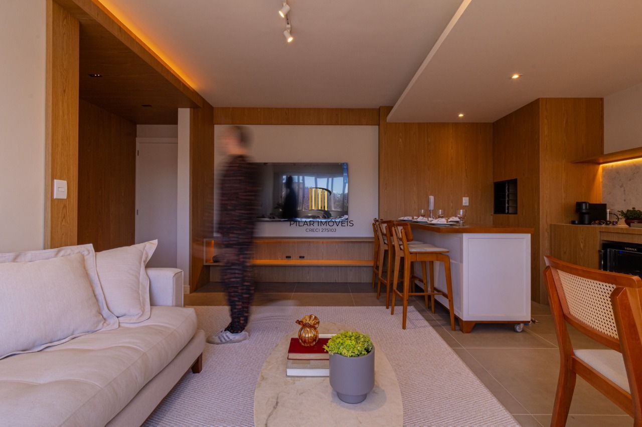 Apartamento com 02 dormitórios e com 01 vaga de garagem Mont Serrat