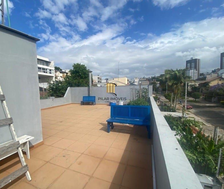 Casa Residencial ou Comercial Próxima ao Iguatemi – 379m² | 5 Vagas | Energia Solar