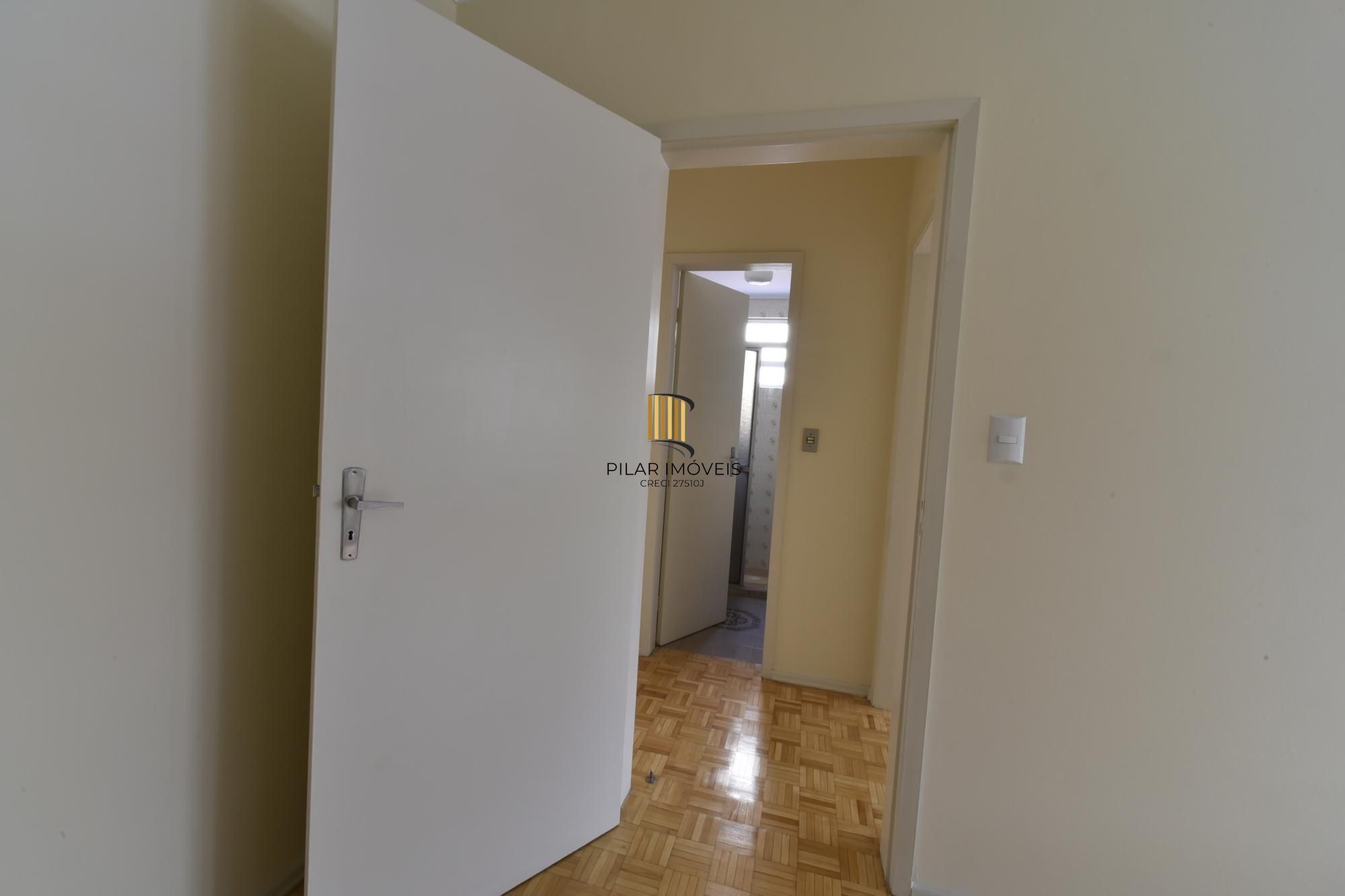 Apartamento com 2 dormitórios e terraço na Cristóvão Colombo!