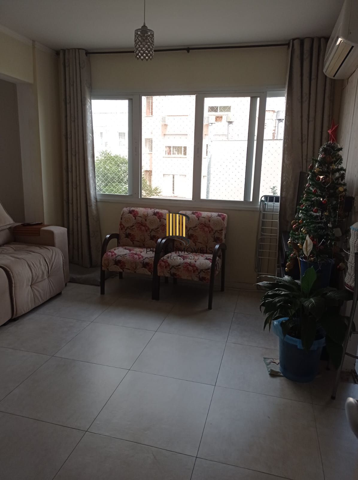 Apartamento com 03 dormitórios sendo 01 suíte com 01 vaga de garagem