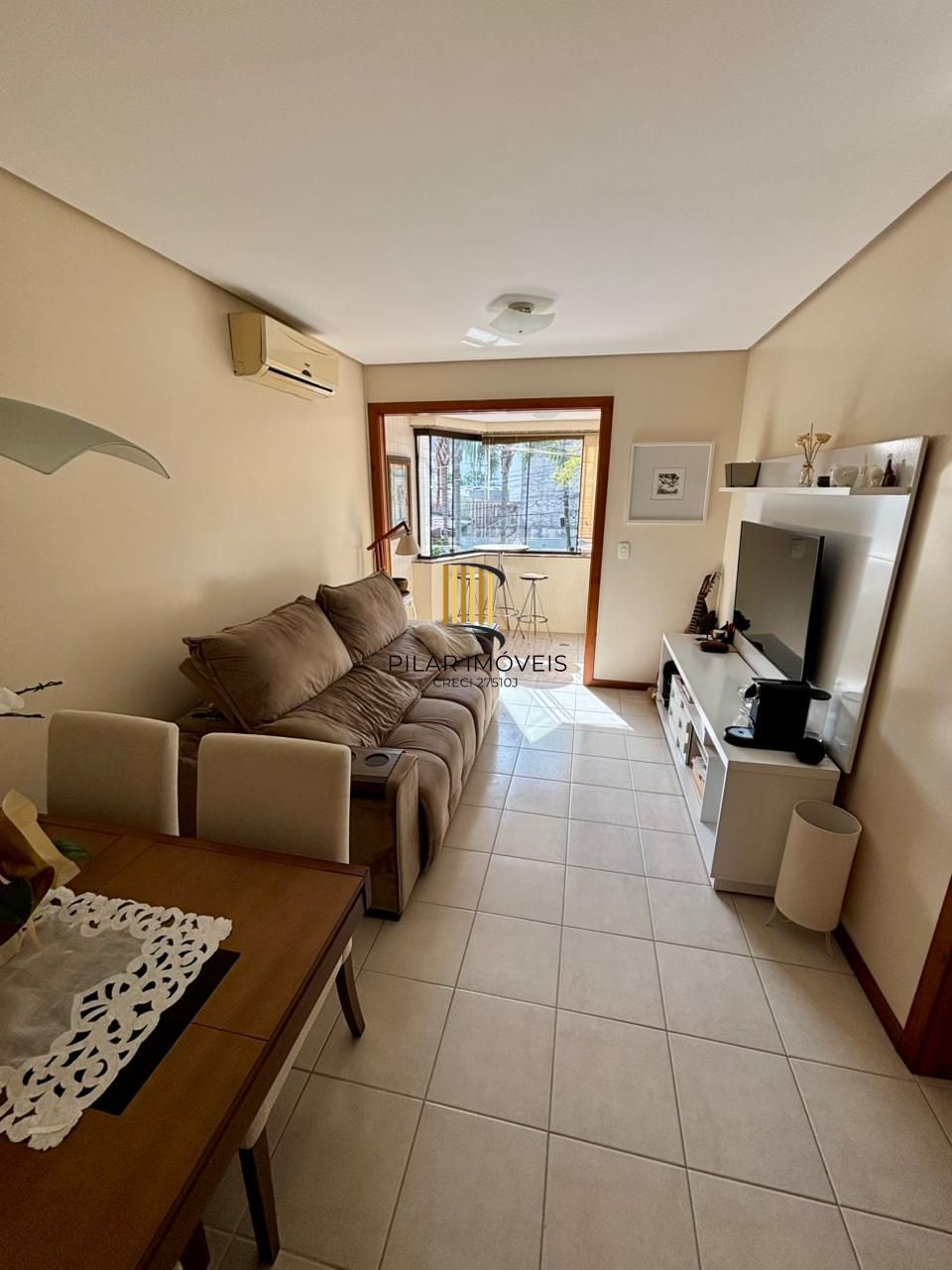 Apartamento com 01 dormitório com 01 vaga de garagem escriturada