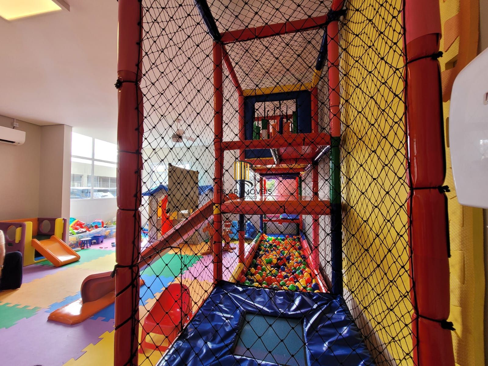 Apartamento mobiliado no Rossi Fiateci 2 dormitórios e suíte