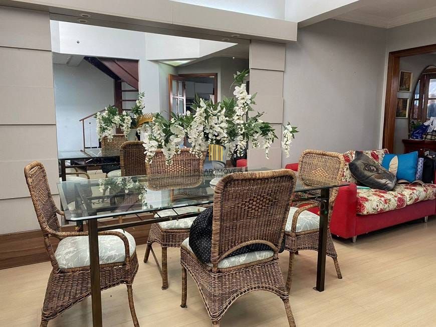 Casa-  Sobrado 3 dormitórios à venda no Bairro Vila Ipiranga.