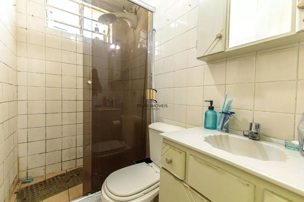 Apartamento 2 dormitórios e vaga rotativa na Protásio Alves