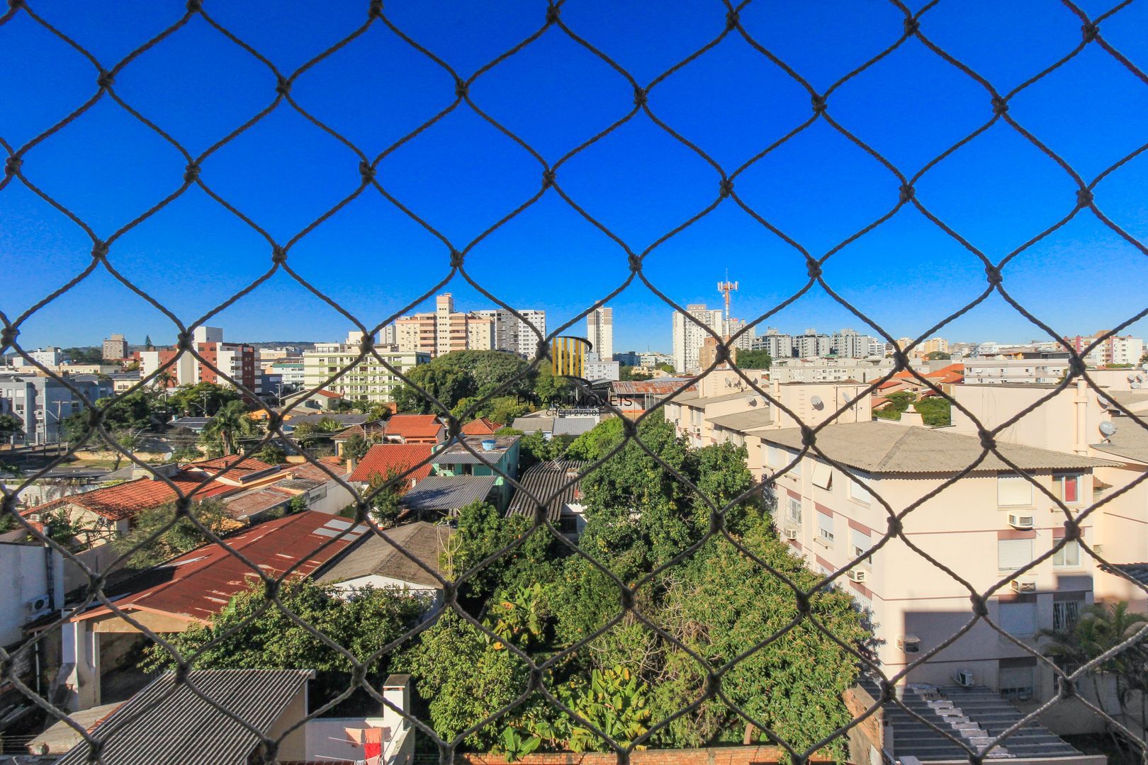 Cobertura à venda com sol nascente, elevador e vaga escriturada