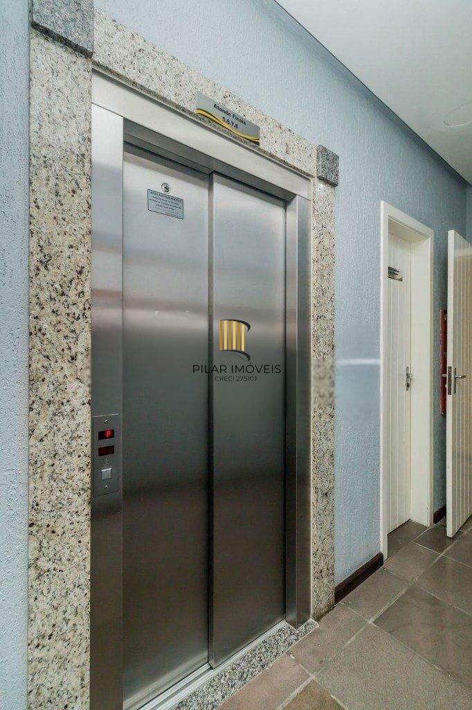 Cobertura 3 dormitórios com 1 suíte e 1 vaga em Frente  ao Hosp. Conceição