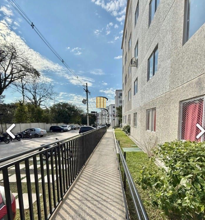 Apartamento com 02 dormitórios e com garagem por convenção