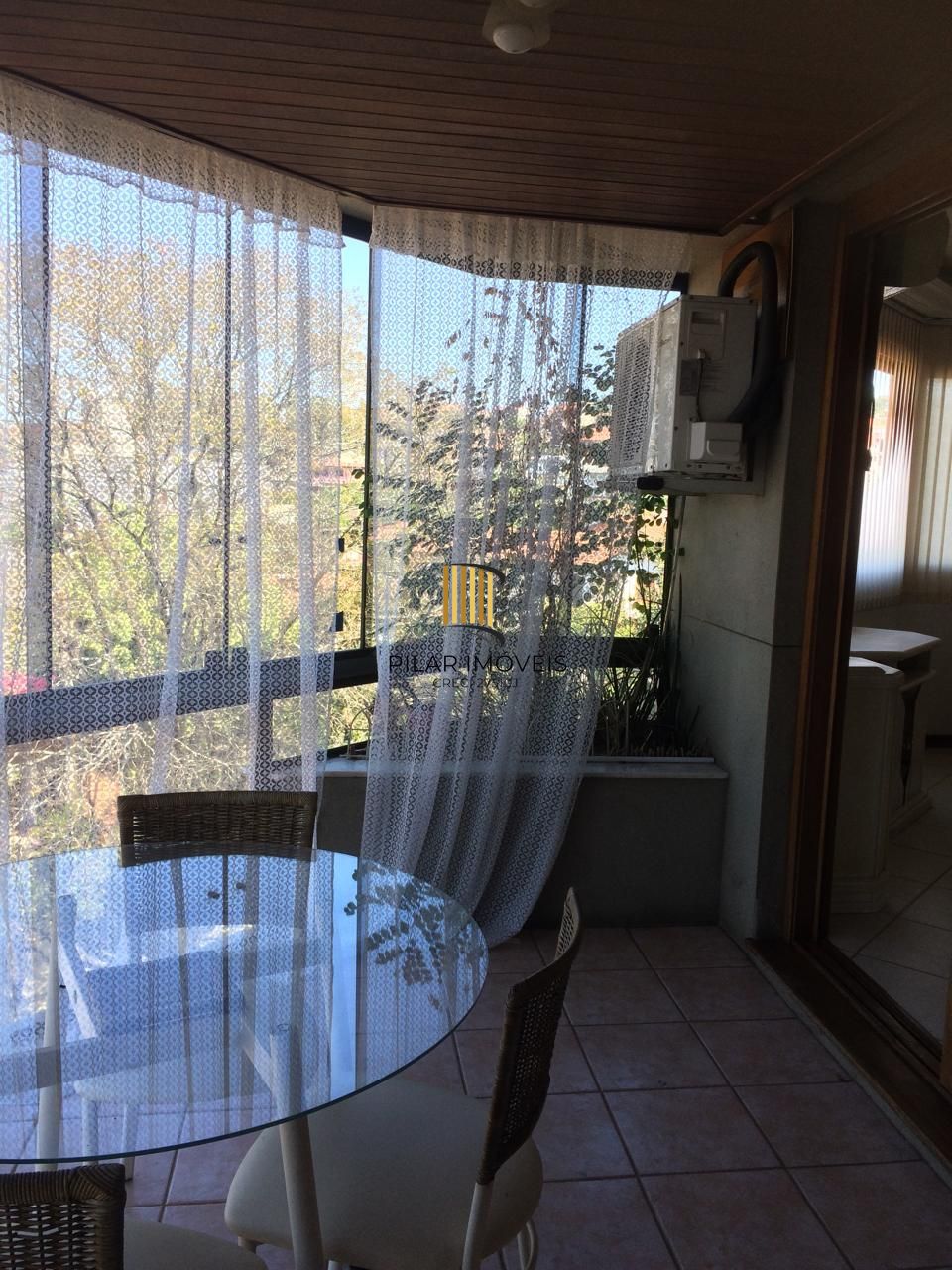 Apartamento com 04 dormitórios e vaga de garagem escriturada