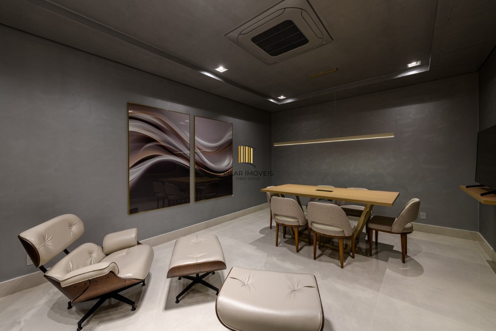 FLOAT RESIDENCES