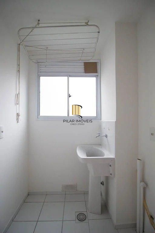 Apartamento 02 dormitórios com garagem escriturada no Bairro Ipanema
