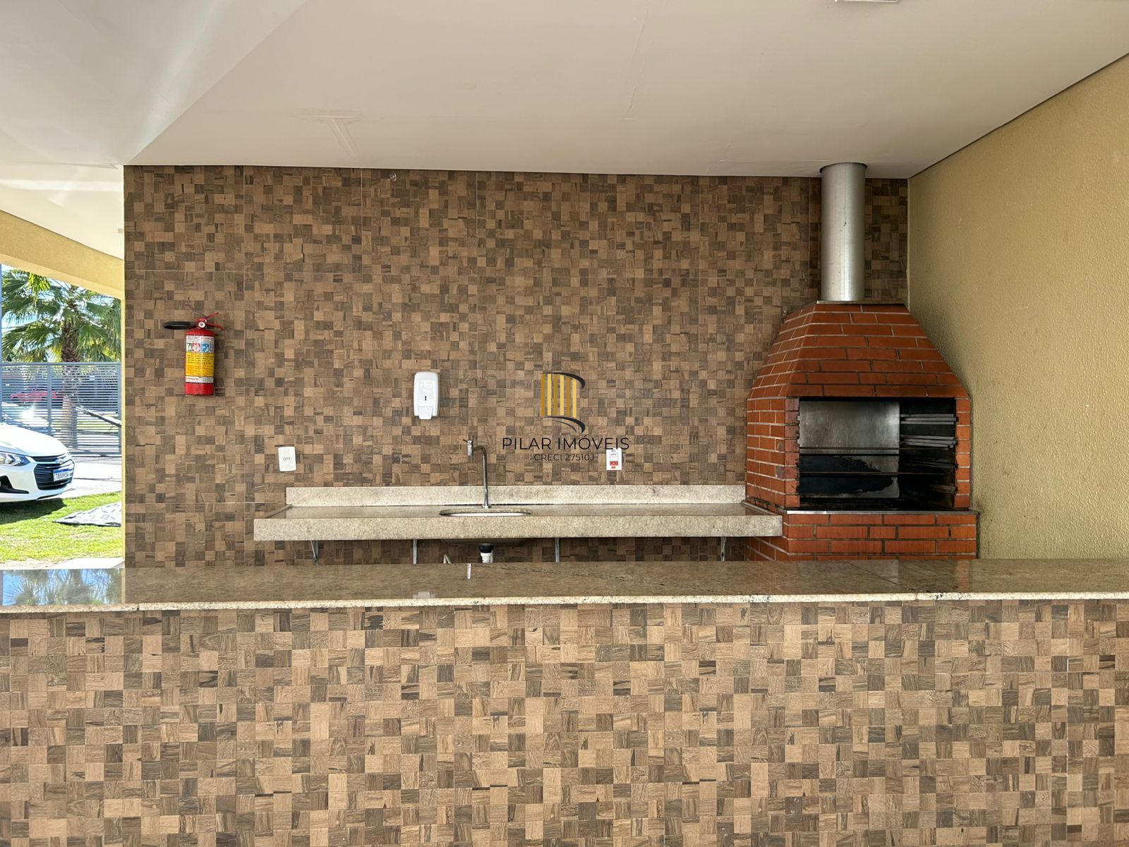 Apartamento com 02 dormitórios com vaga