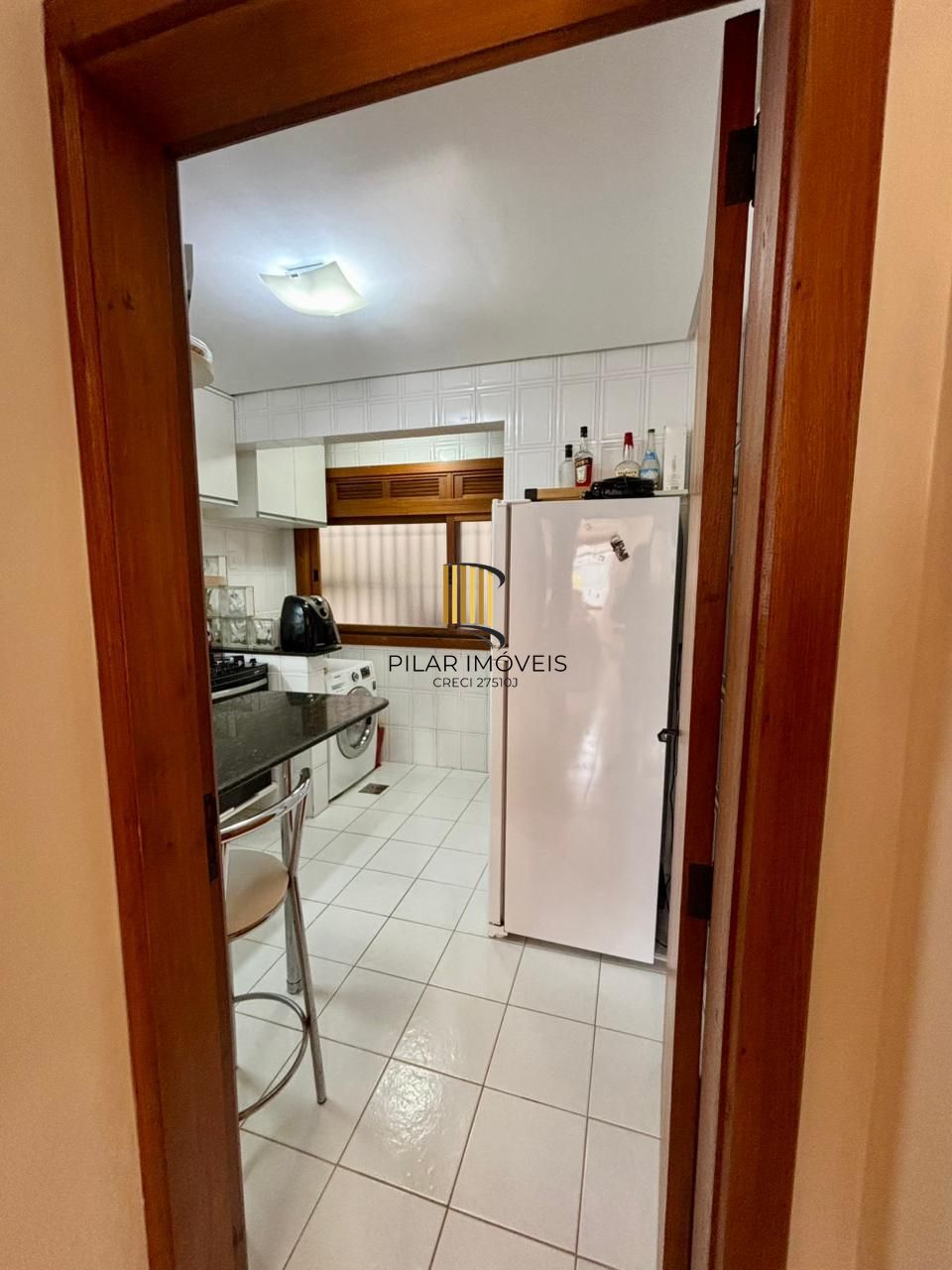 Apartamento com 01 dormitório com 01 vaga de garagem escriturada