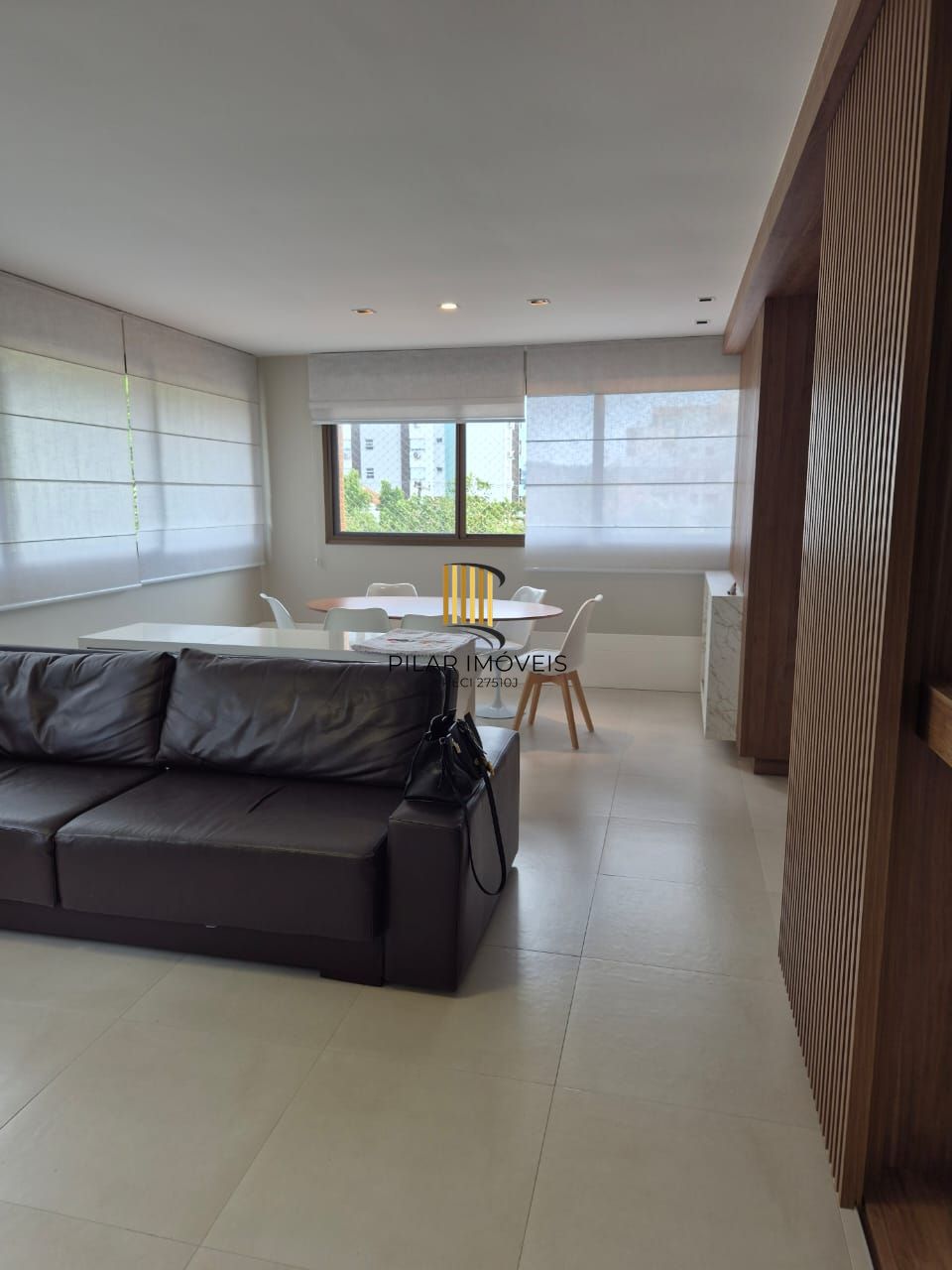 Apartamento com 02 suítes e duas vagas de garagem