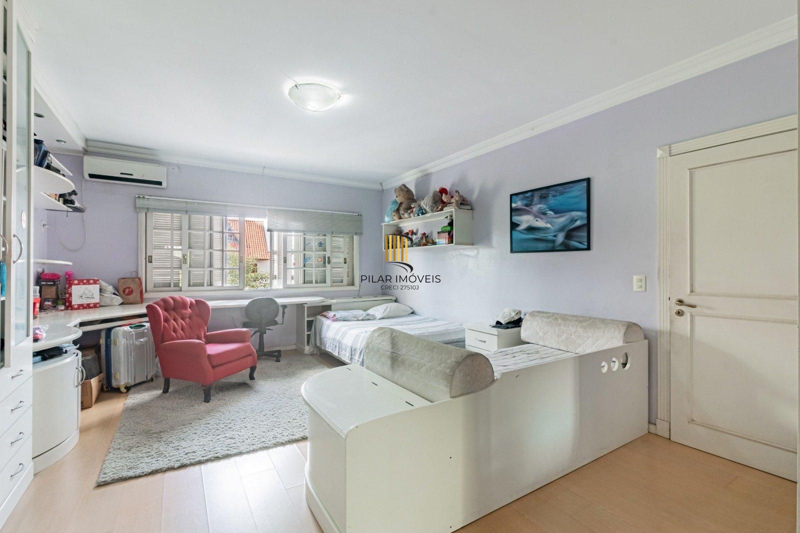 Casa 4 dormitórios no Jardim Planalto