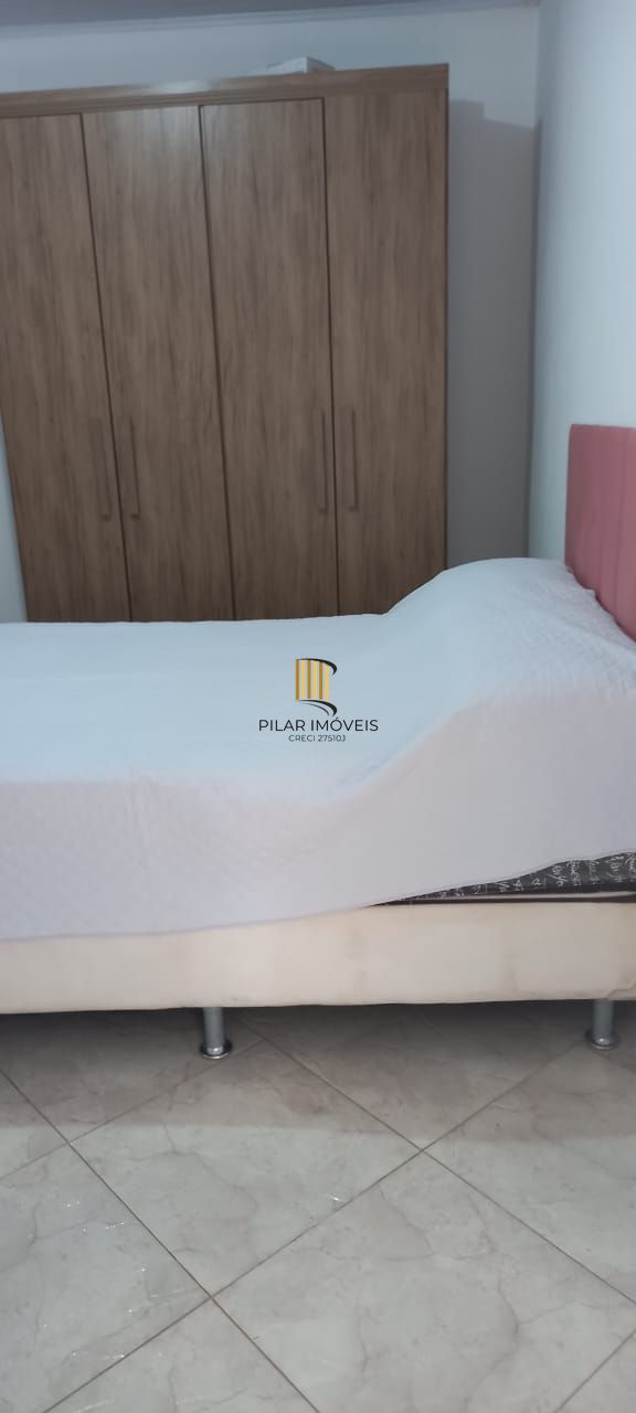 casa com 03 quartos um sendo suite com 04 vagas de garagem