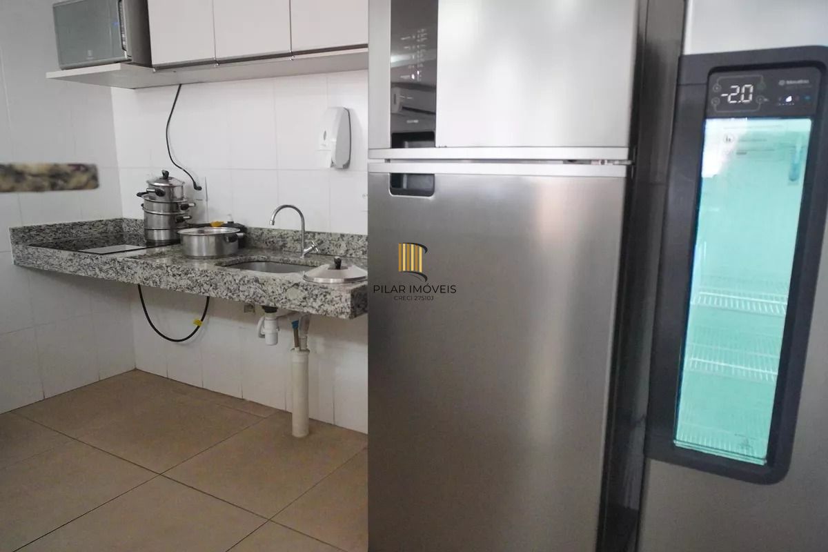 Apartamento com 02 dormitórios e  vaga escriturada