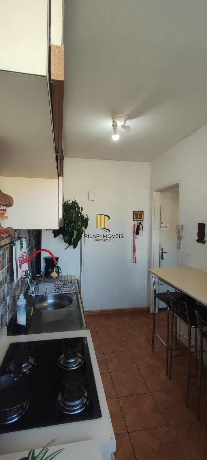 Apartamento 02 dormitórios com garagem / estacionamento