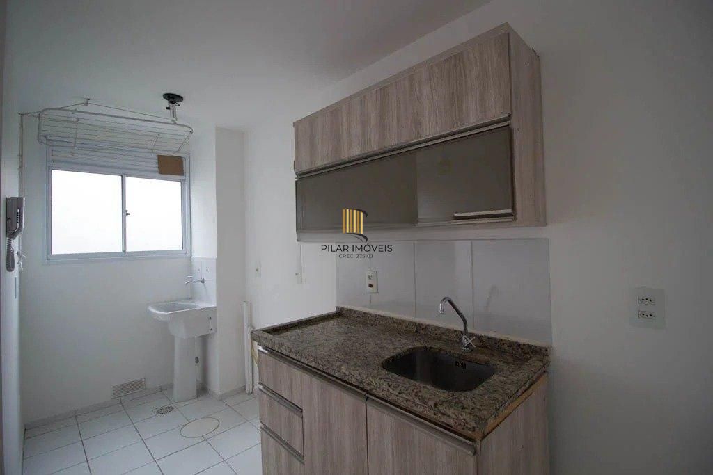 Apartamento 02 dormitórios com garagem escriturada no Bairro Ipanema