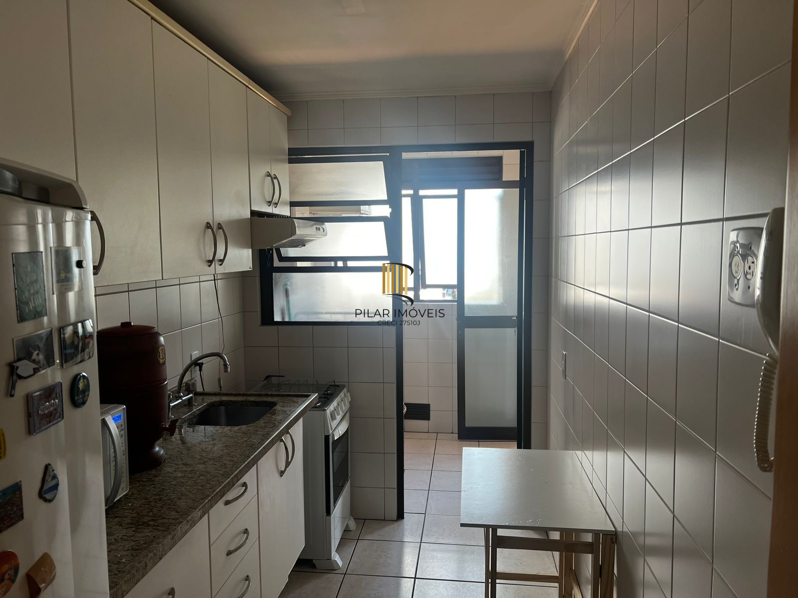 Excelente apartamento 02 dormitórios com garagem escriturada Bairro Rio Branco