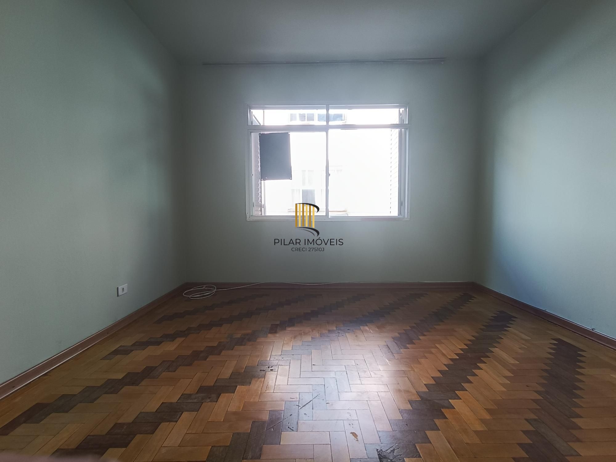 Apartamento 02 dormitórios sem garagem e sem elevador no bairro Cristo Redentor