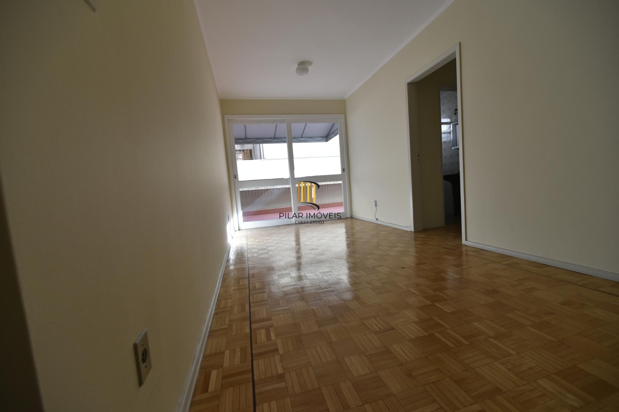 Apartamento com 2 dormitórios e terraço na Cristóvão Colombo!