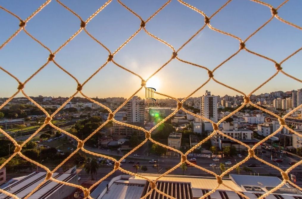 Cobertura de 01 dormitório com 02 vagas de garagens escrituradas
