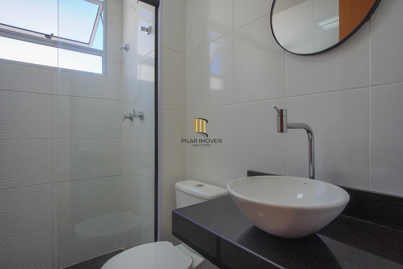 Apartamento com 02 dormitórios e com vaga de garagem