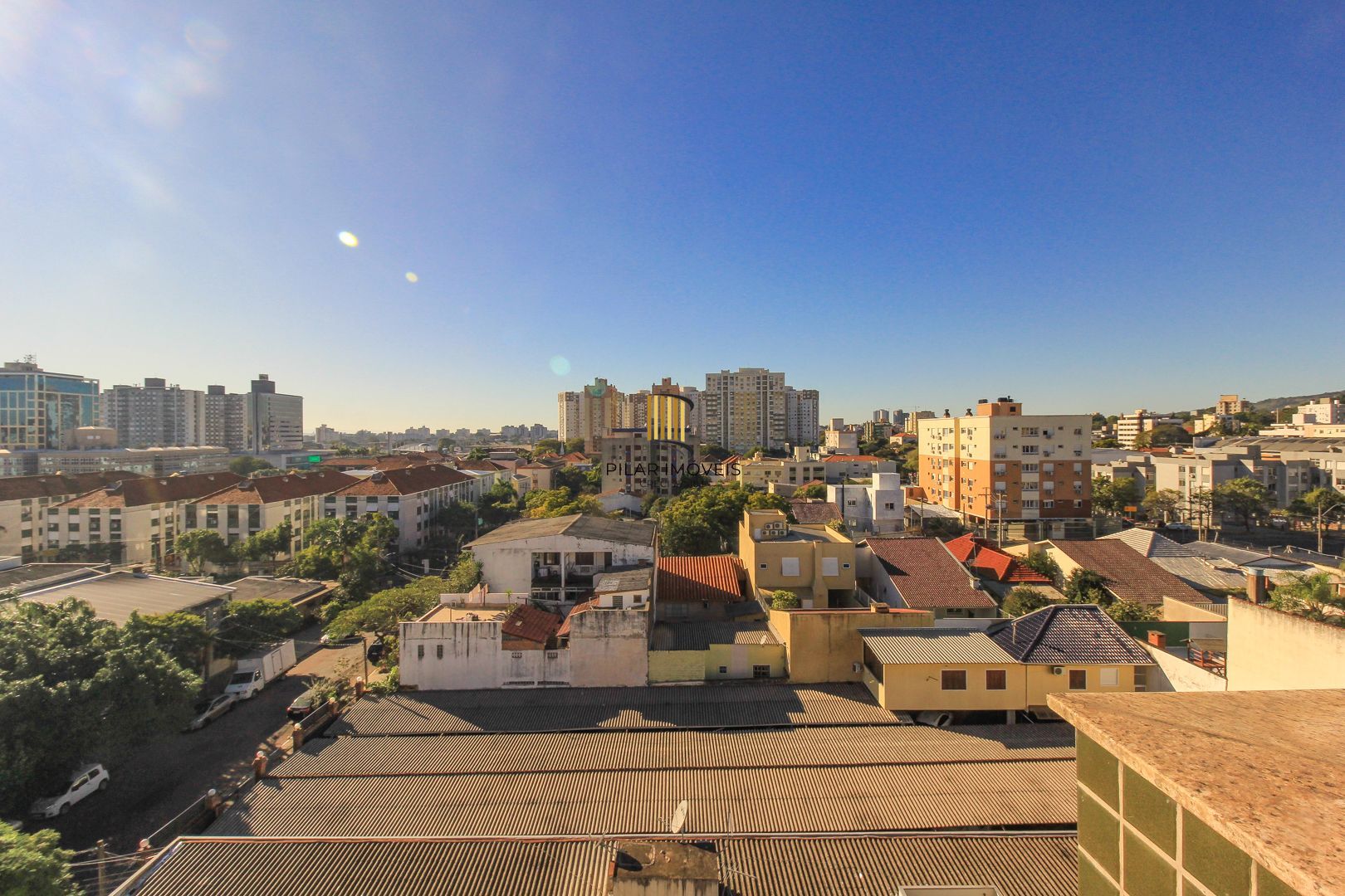 Cobertura à venda com sol nascente, elevador e vaga escriturada
