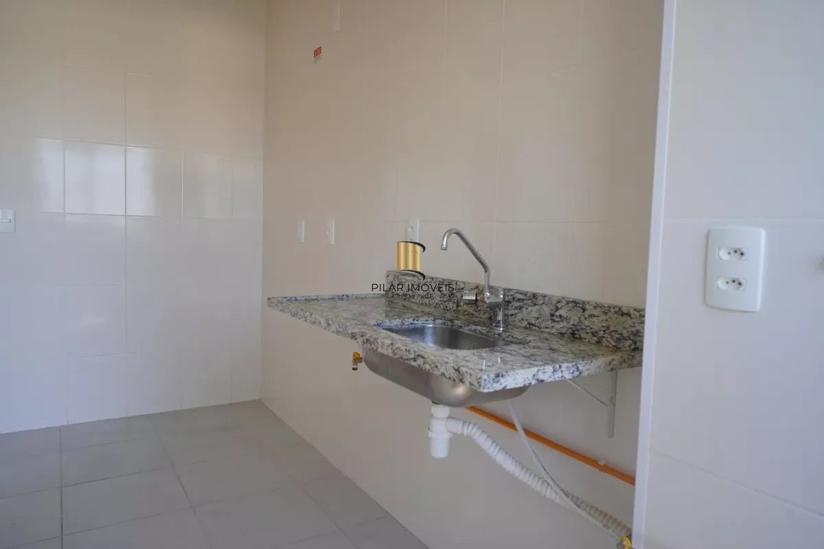 Apartamento com 02 dormitórios e  vaga escriturada