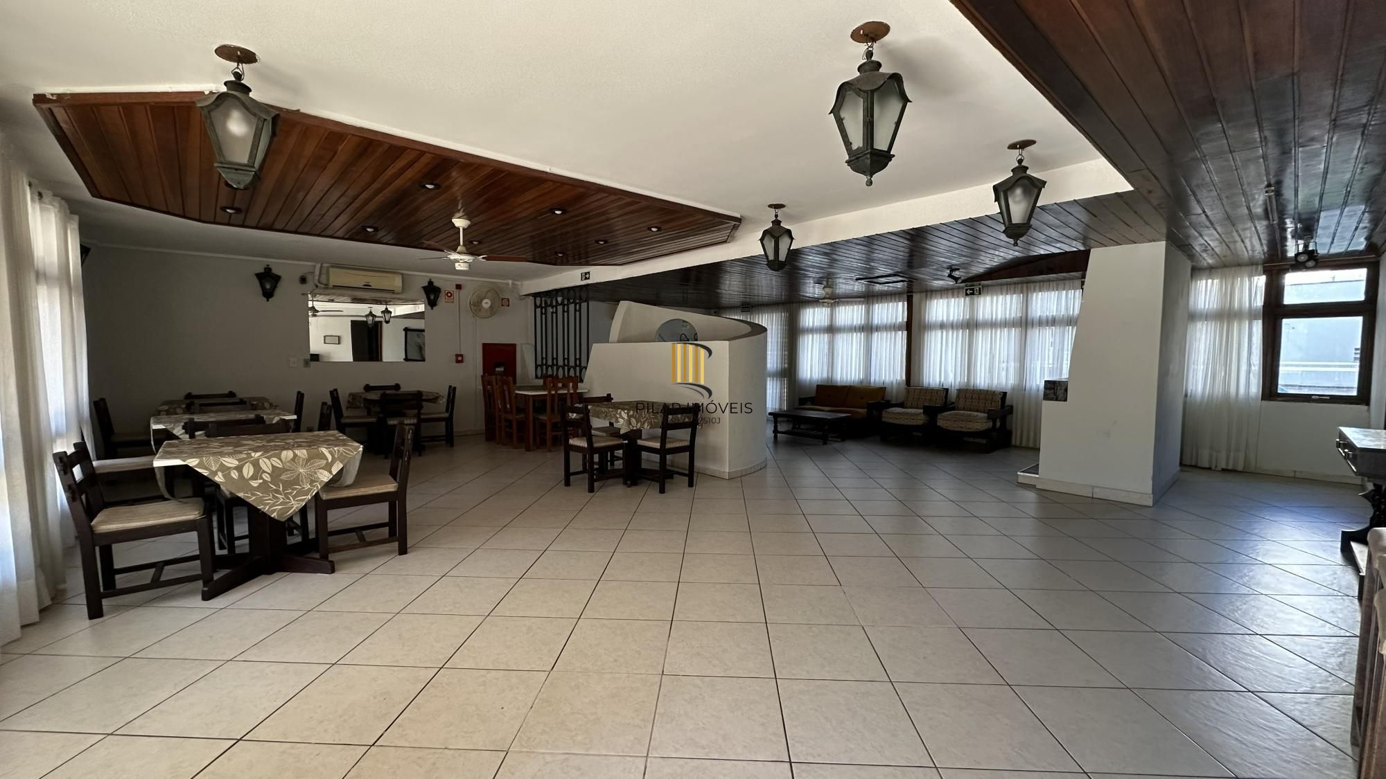 Apartamento com 02 dormitórios e vaga de garagem escriturada