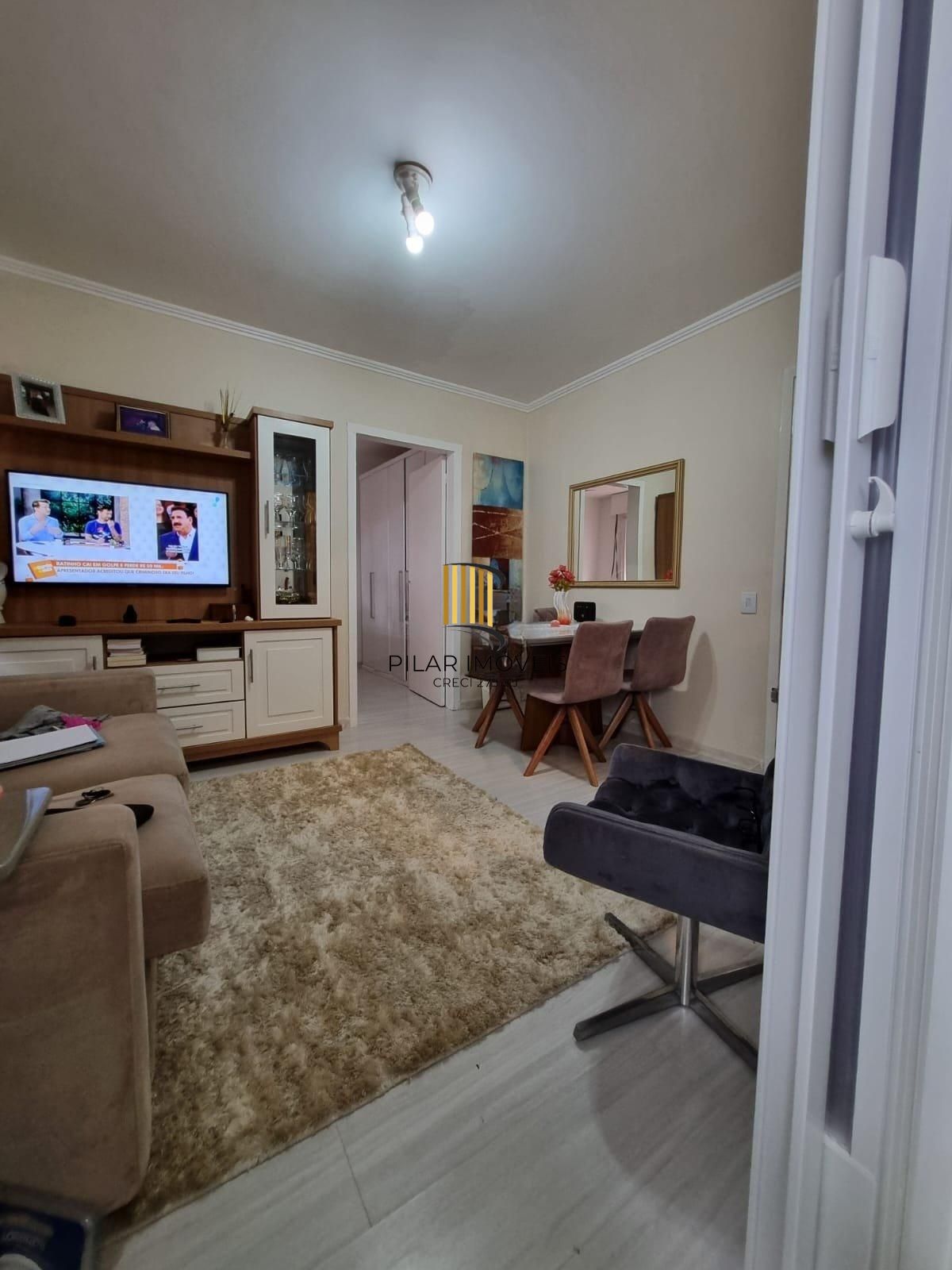 Vende apartamento semimobiliado no bairro Passo da Areia