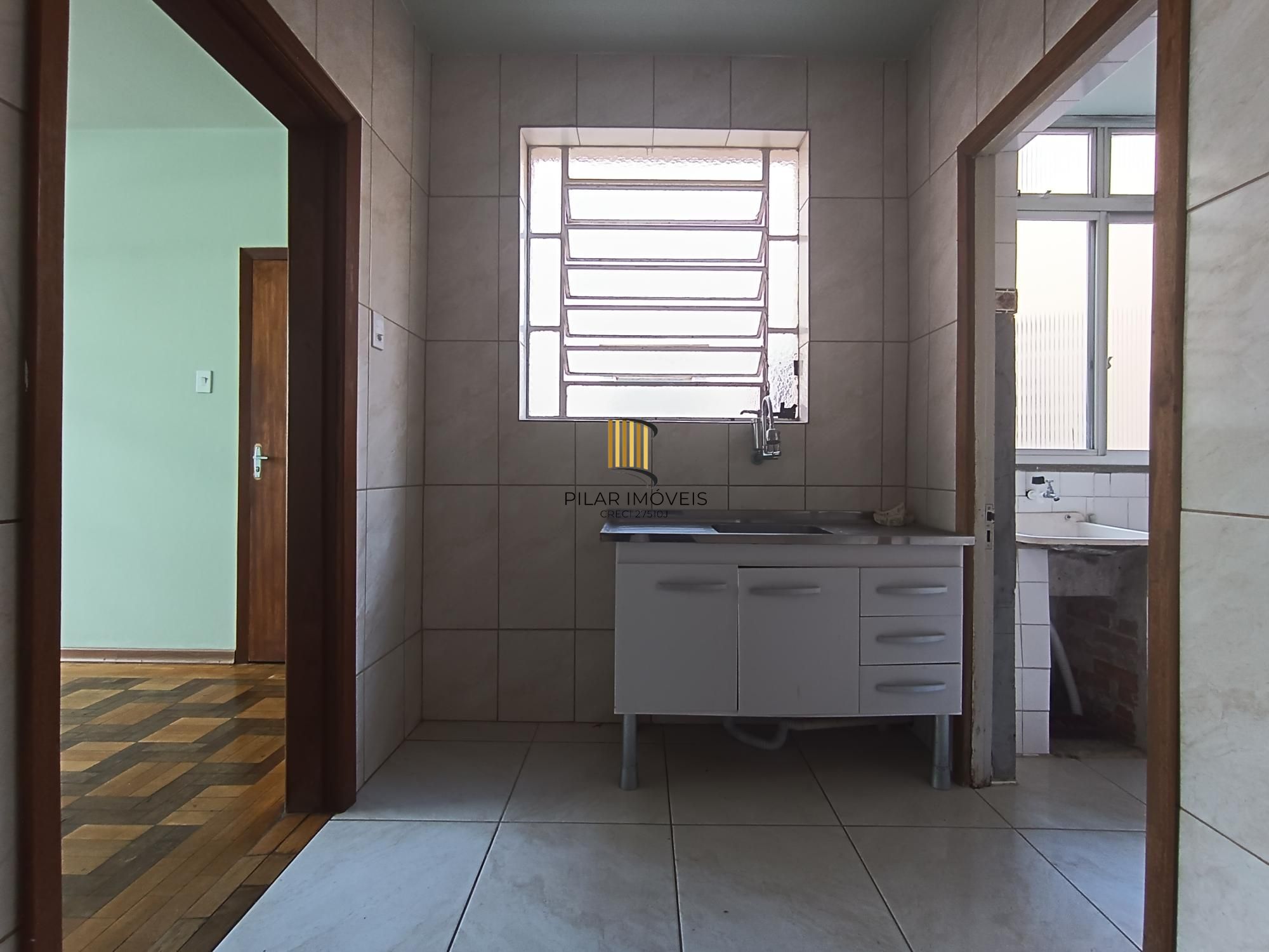 Apartamento 02 dormitórios sem garagem e sem elevador no bairro Cristo Redentor