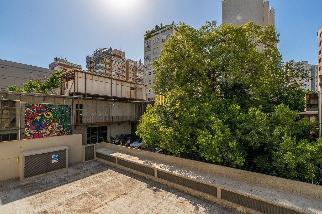 Apartamento com 03 dormitórios e 01 vaga de garagem escriturada