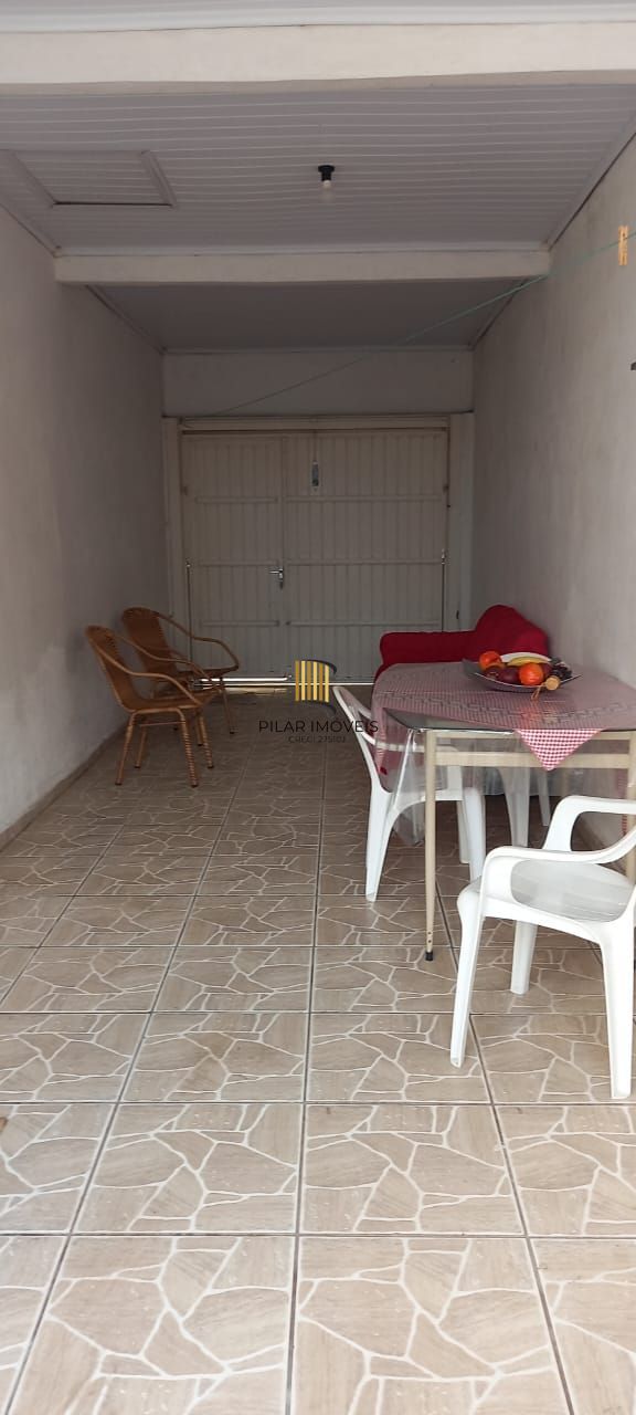 casa com 03 quartos um sendo suite com 04 vagas de garagem