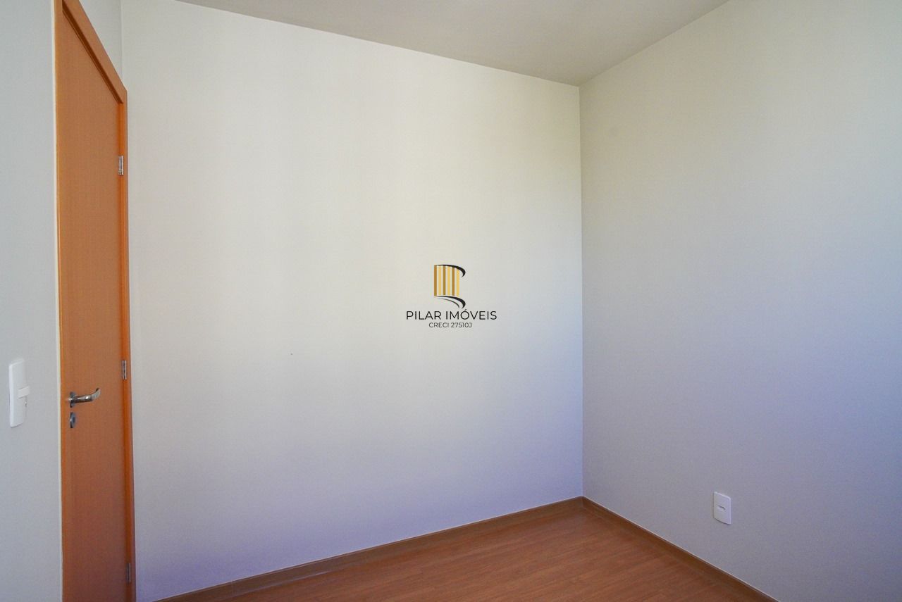 Apartamento com 02 dormitórios e com vaga de garagem