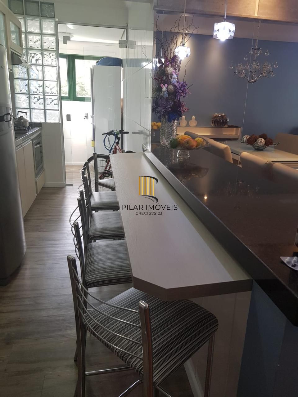 Apartamento 02 dormitórios com 01 suíte e 02 vagas de estacionamento