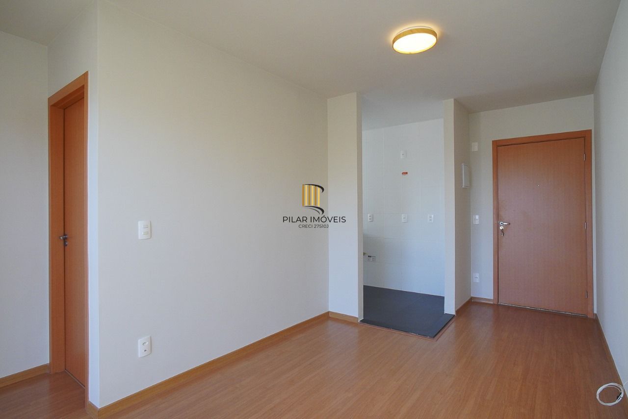 Apartamento com 02 dormitórios e com vaga de garagem