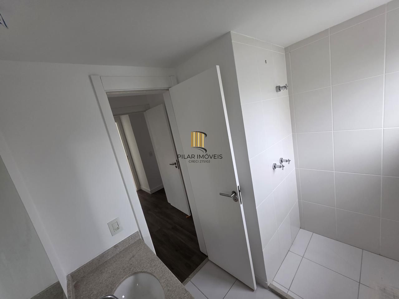 Apartamento novo com 03 dormitórios , 02 vagas de garagem dupla escriturada  com 01 suíte