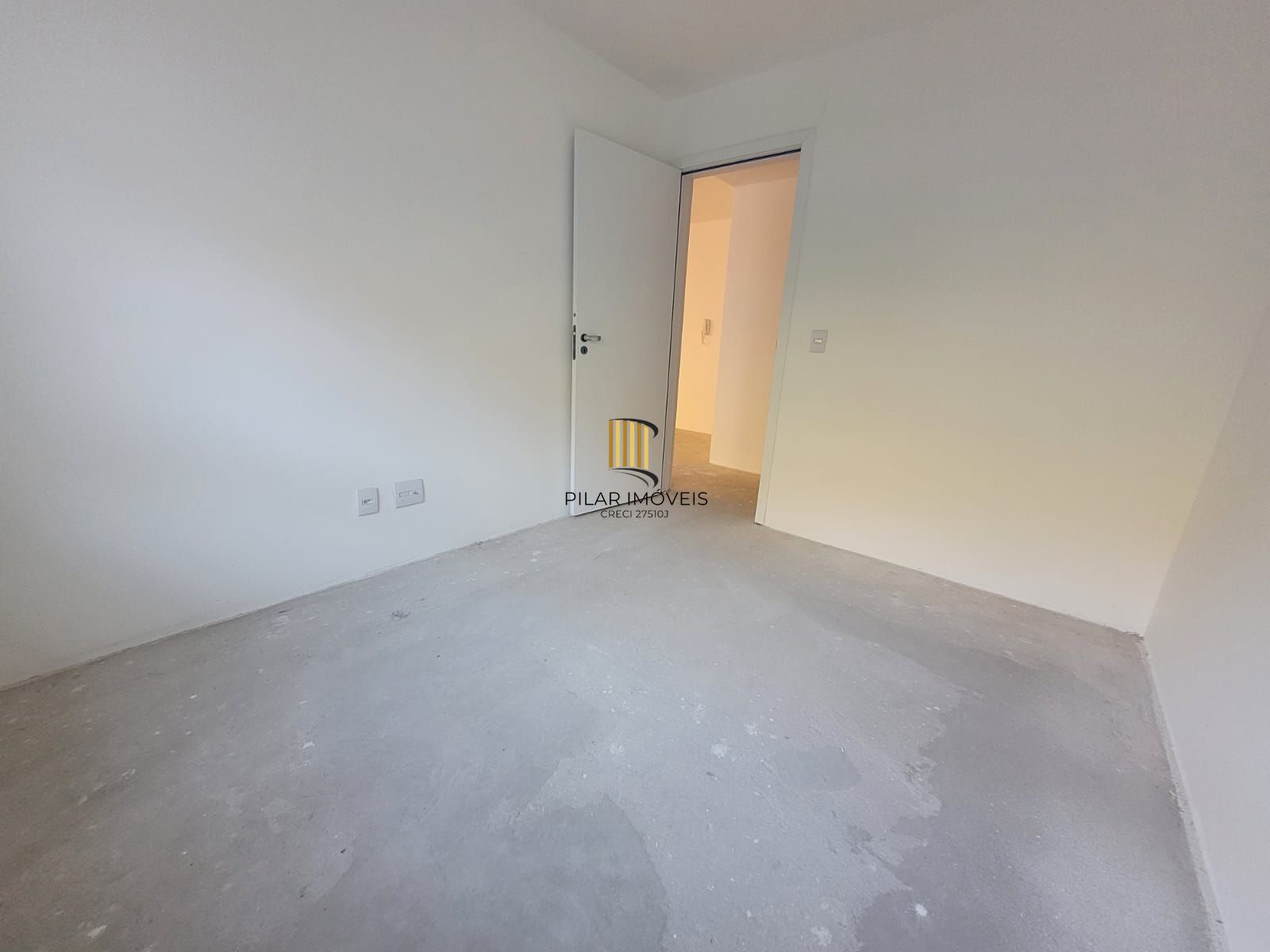 cobertura vista Beira Rio  03 dormitórios com 2 suítes e três vagas individuais