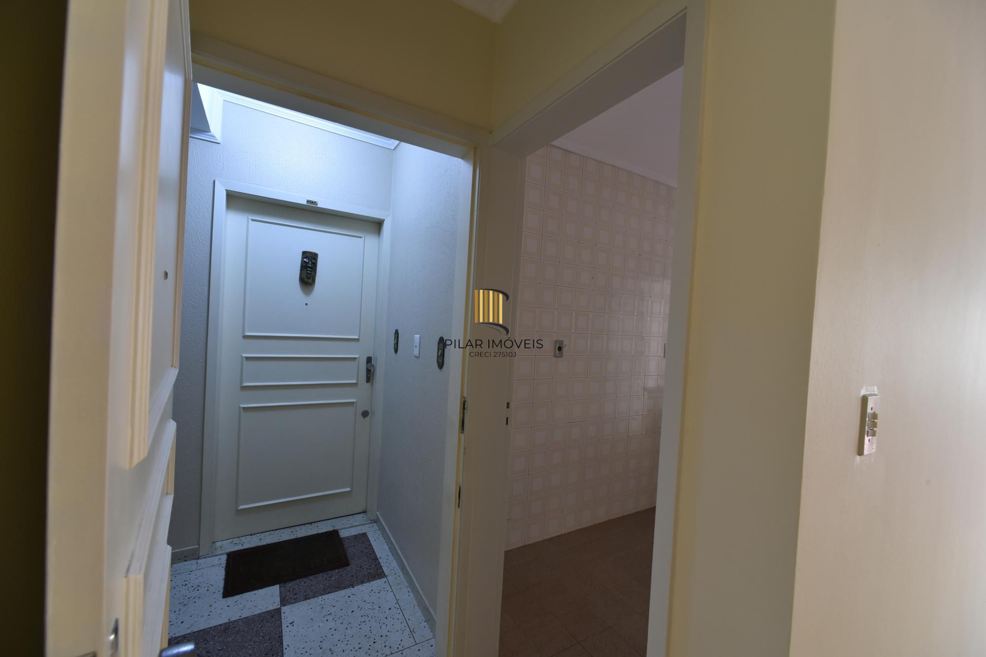 Apartamento com 2 dormitórios e terraço na Cristóvão Colombo!