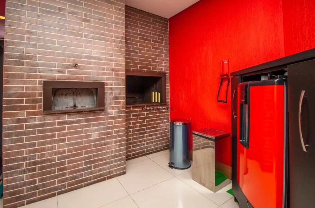 Cobertura de 01 dormitório com 02 vagas de garagens escrituradas