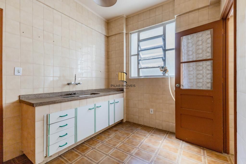 Apartamento com 03 dormitórios com 01 vaga de garagem escriturada sub solo