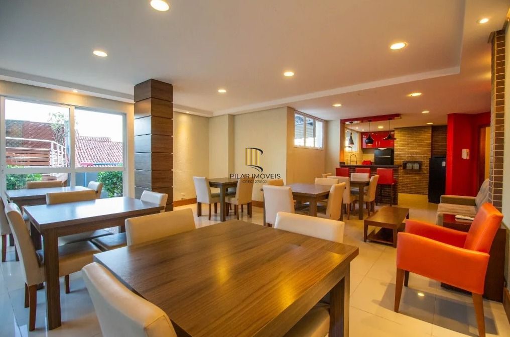 Cobertura de 01 dormitório com 02 vagas de garagens escrituradas