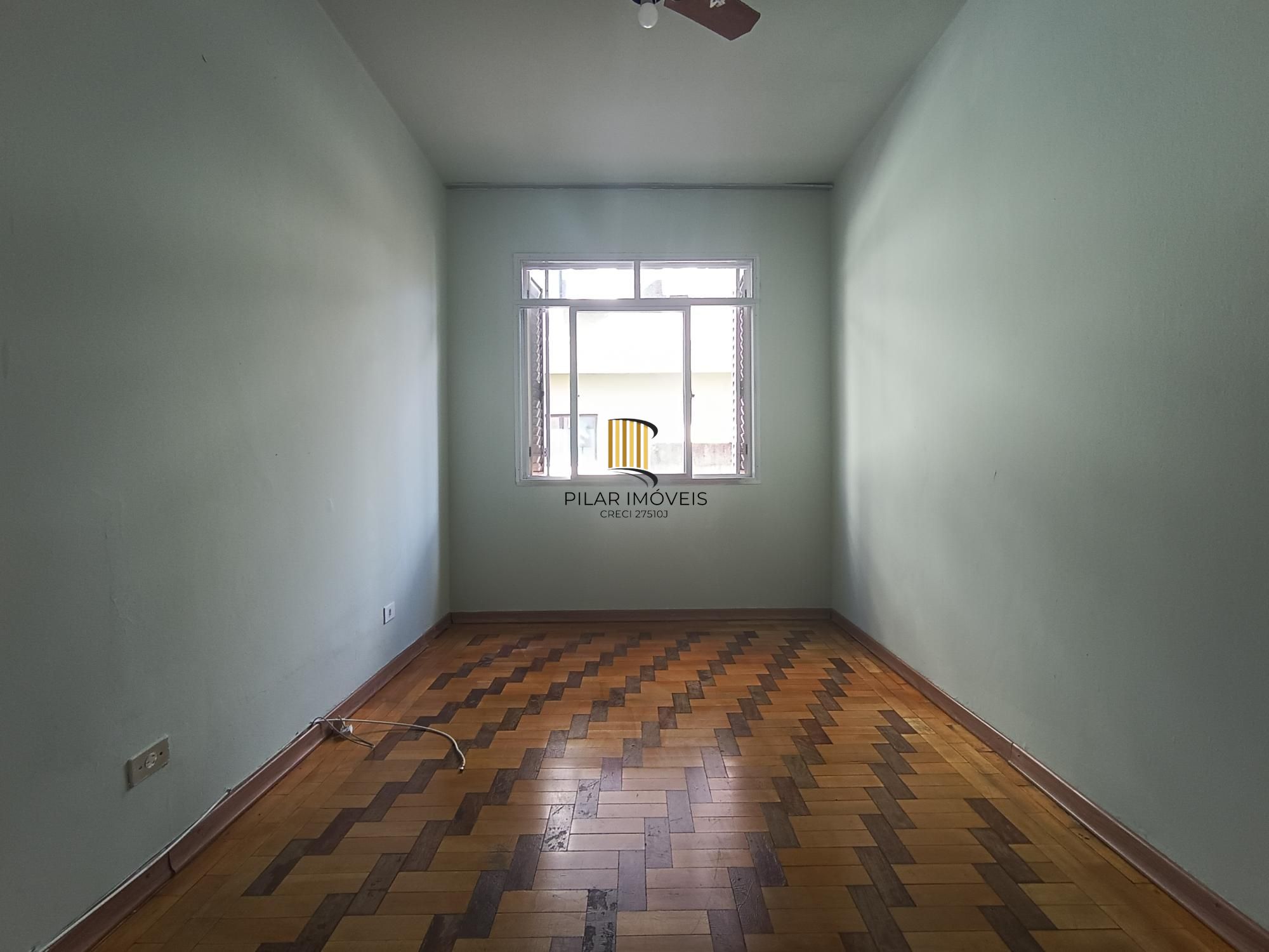 Apartamento 02 dormitórios sem garagem e sem elevador no bairro Cristo Redentor